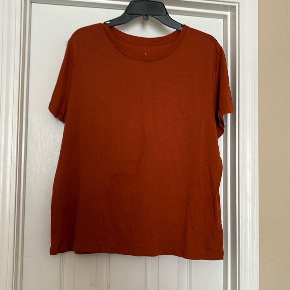 Orange tshirt